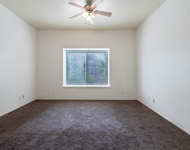2209 S Braeswood Boulevard - Photo Thumbnail 10