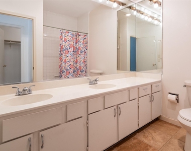 2209 S Braeswood Boulevard - Photo Thumbnail 16