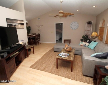 250 Atlantic Drive - Photo Thumbnail 3