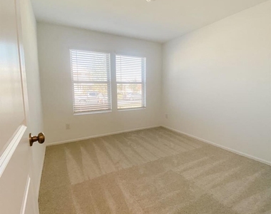 4242 Barrington Cove - Photo Thumbnail 3