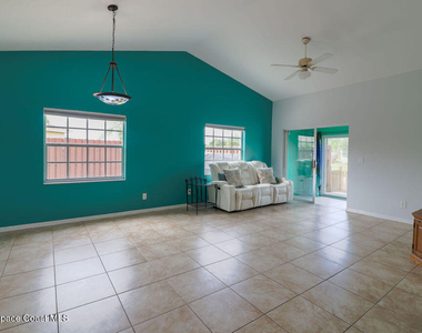 907 Bimini Avenue - Photo Thumbnail 3