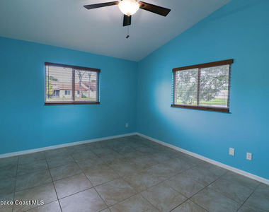 907 Bimini Avenue - Photo Thumbnail 12