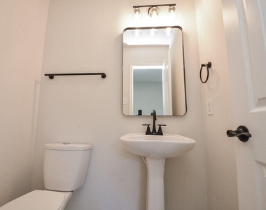 3906 Hollow Cove Lane - Photo Thumbnail 13