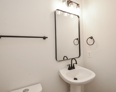 3906 Hollow Cove Lane - Photo Thumbnail 12
