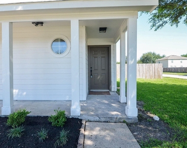 3906 Hollow Cove Lane - Photo Thumbnail 1