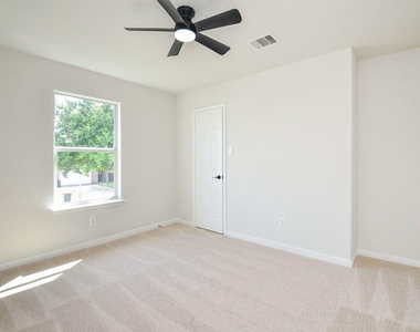 3906 Hollow Cove Lane - Photo Thumbnail 25