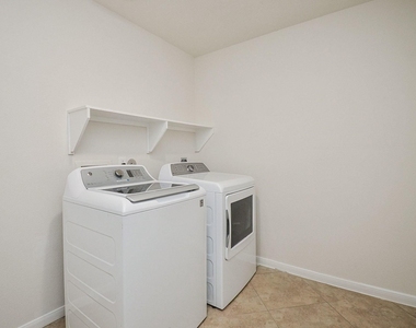 3906 Hollow Cove Lane - Photo Thumbnail 11