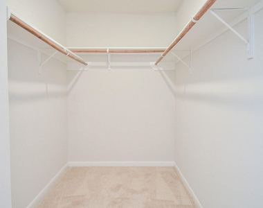 3906 Hollow Cove Lane - Photo Thumbnail 20