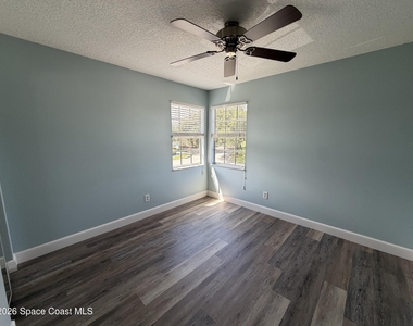 1599 Pga Boulevard - Photo Thumbnail 10
