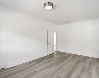 1330 Yale Street - Photo Thumbnail 4