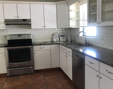 2046 Sea Avenue - Photo Thumbnail 6