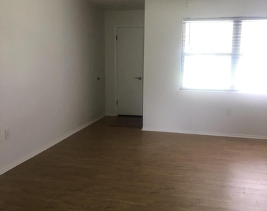 2046 Sea Avenue - Photo Thumbnail 13
