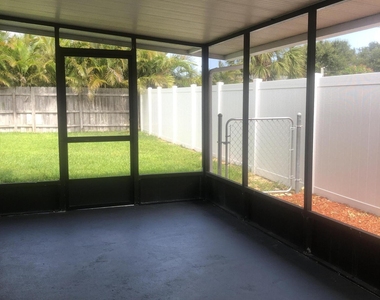 2046 Sea Avenue - Photo Thumbnail 8