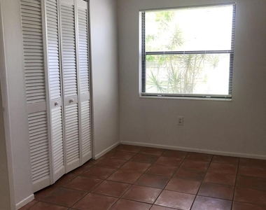 2046 Sea Avenue - Photo Thumbnail 5