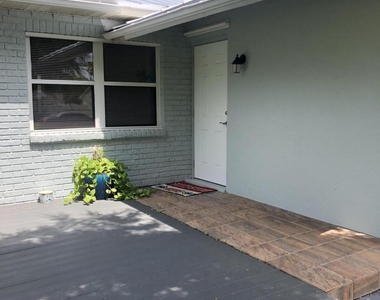 2046 Sea Avenue - Photo Thumbnail 2