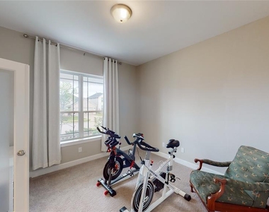 358 Pleasant Hill Way - Photo Thumbnail 4