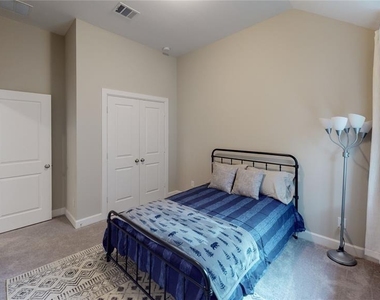 358 Pleasant Hill Way - Photo Thumbnail 31