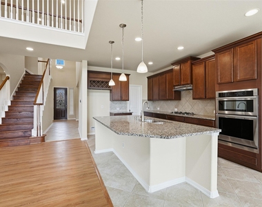 9422 Harmony Lake Lane - Photo Thumbnail 16