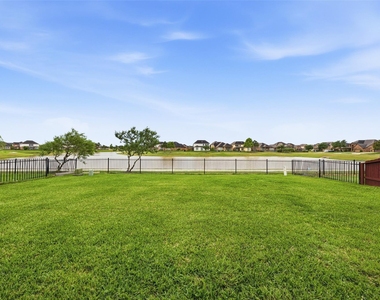 9422 Harmony Lake Lane - Photo Thumbnail 38