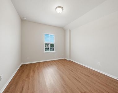 9422 Harmony Lake Lane - Photo Thumbnail 36