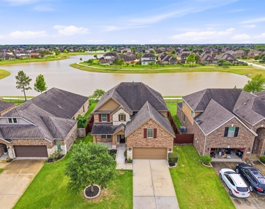 9422 Harmony Lake Lane - Photo Thumbnail 41