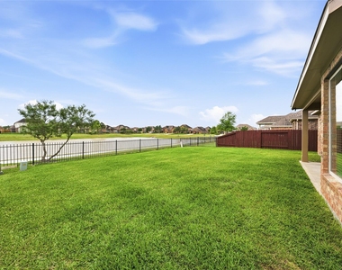 9422 Harmony Lake Lane - Photo Thumbnail 39