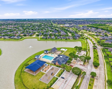 9422 Harmony Lake Lane - Photo Thumbnail 45