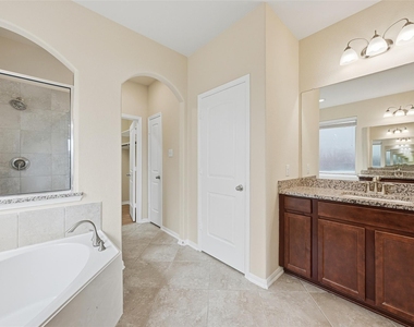 9422 Harmony Lake Lane - Photo Thumbnail 25