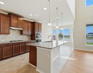 9422 Harmony Lake Lane - Photo Thumbnail 15