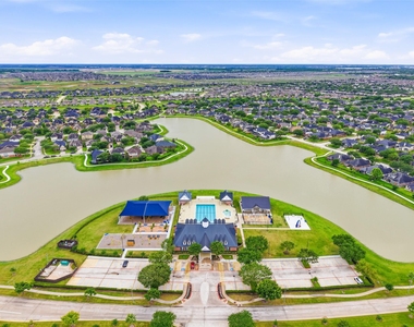 9422 Harmony Lake Lane - Photo Thumbnail 46