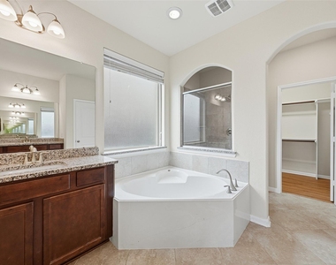 9422 Harmony Lake Lane - Photo Thumbnail 24