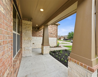 9422 Harmony Lake Lane - Photo Thumbnail 3