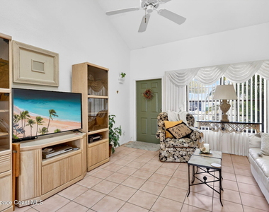 1431 Se Ashville Court - Photo Thumbnail 10