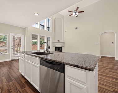 11202 Bluewater Lagoon Circle - Photo Thumbnail 23