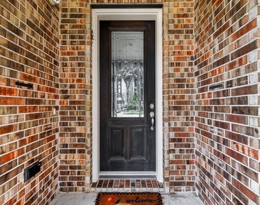 11202 Bluewater Lagoon Circle - Photo Thumbnail 17