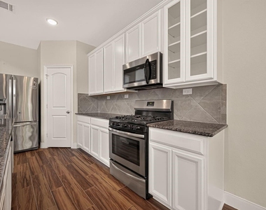 11202 Bluewater Lagoon Circle - Photo Thumbnail 4