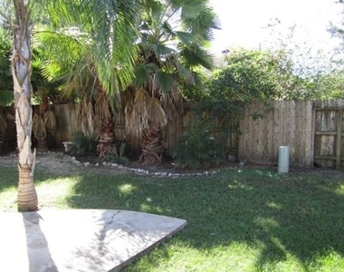 3502 Schumann Oaks Drive - Photo Thumbnail 10