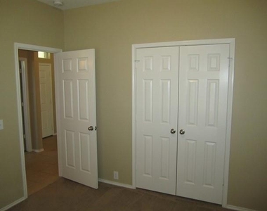 3502 Schumann Oaks Drive - Photo Thumbnail 9