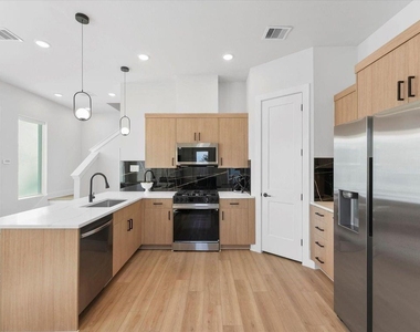 5302 Teodoro Lane - Photo Thumbnail 4
