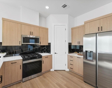 5302 Teodoro Lane - Photo Thumbnail 3