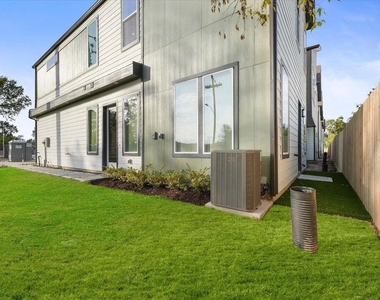 5302 Teodoro Lane - Photo Thumbnail 17