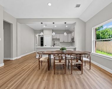 12431 Green Ridge Drive - Photo Thumbnail 7