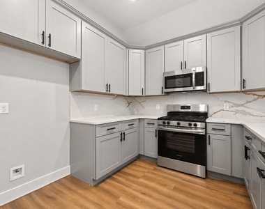 12431 Green Ridge Drive - Photo Thumbnail 11