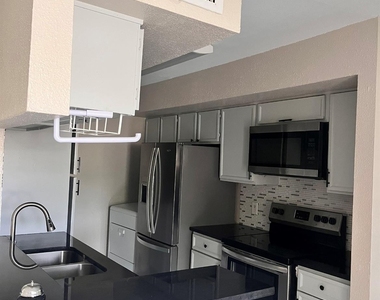 6633 W Airport Boulevard - Photo Thumbnail 1