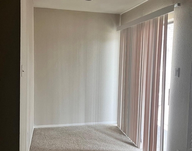 6633 W Airport Boulevard - Photo Thumbnail 5