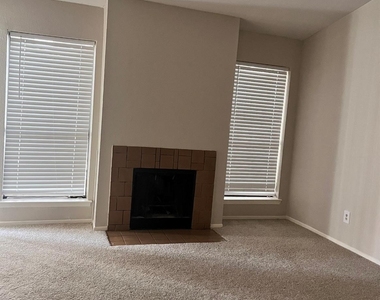 6633 W Airport Boulevard - Photo Thumbnail 3