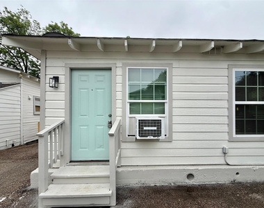 7427 Avenue I - Photo Thumbnail 2