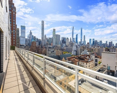 East 66th Street - Photo Thumbnail 3