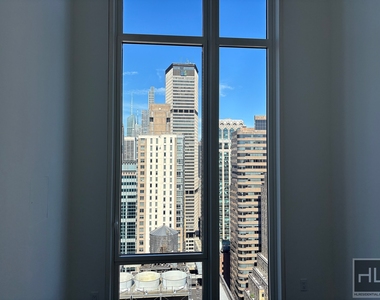 East 44th Street - Photo Thumbnail 3