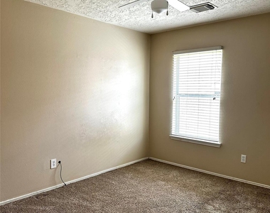435 Brushy Glen Drive - Photo Thumbnail 9